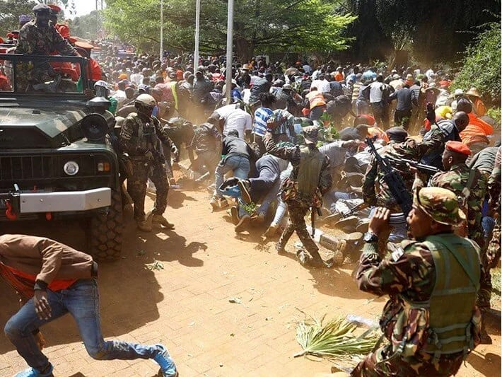 Keçmiş baş nazirin dəfn mərasimində insident: 4 ölü