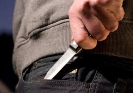 Kəmərinə bıçaq taxıb küçədə gəzən şəxs həbs edildi