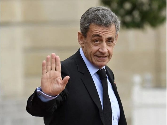 Sarkozi həbsxanaya gedir: 11 kvadrat metrlik kamerada saxlanılacaq