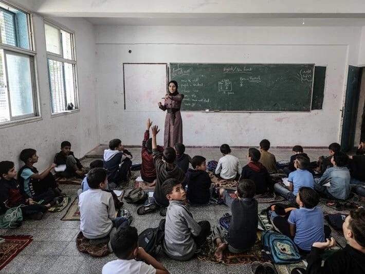 Qəzzada iki ildən sonra zəng çalındı