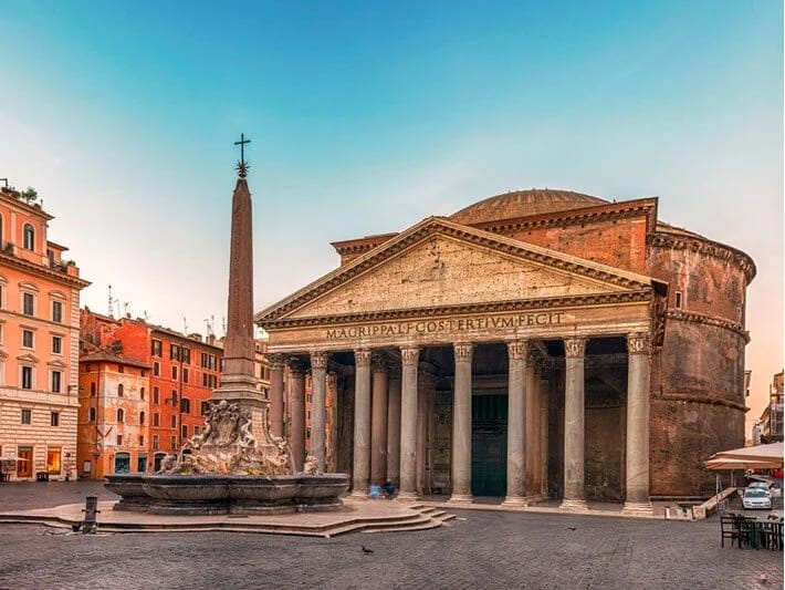 Yaponiyalı turist İtaliyanın məşhur Panteonundan yıxılaraq ölüb