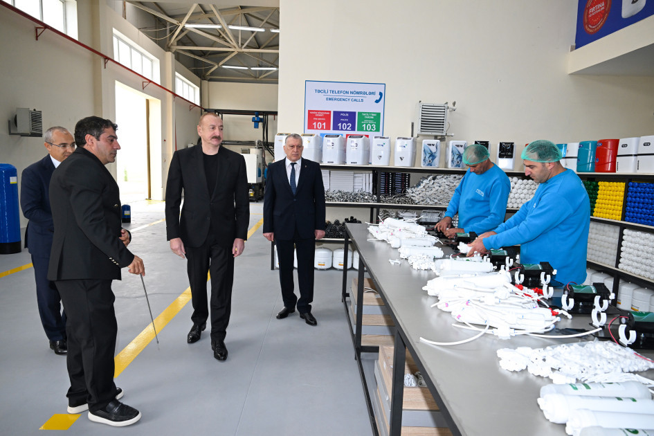 Prezident Sabirabadda su filtrlərinin istehsalı müəssisəsinin fəaliyyəti ilə tanış olub - FOTOLAR