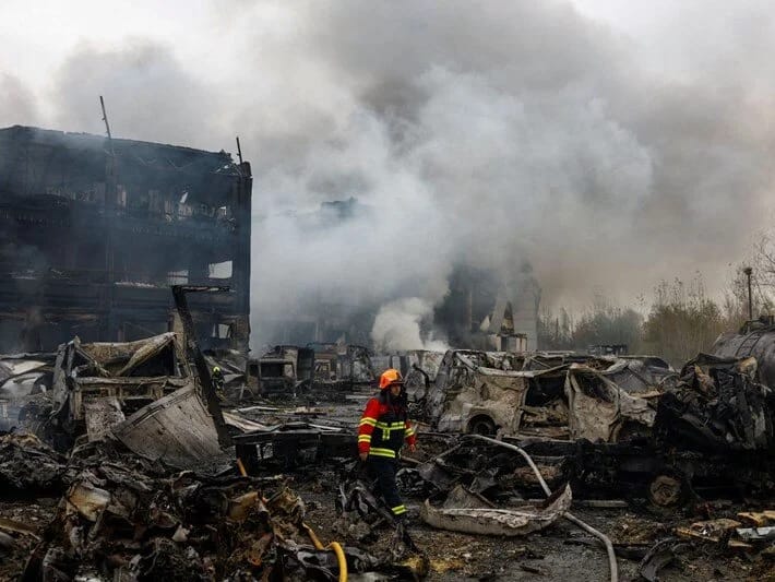 Ukrayna qaranlığa qərq olur: Rusiyanın hədəfi enerji infrastrukturudur 