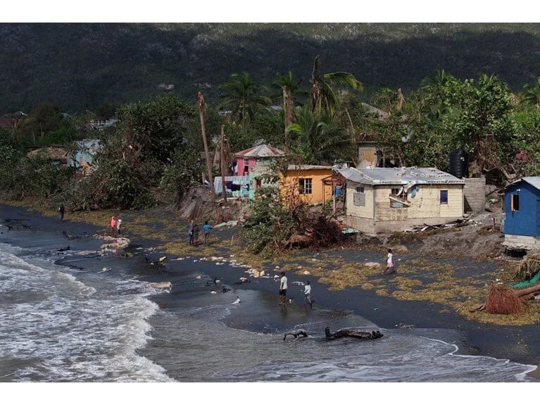 Qasırğa Karib hövzəsini bürüyərək üç ölkəni dağıdıb