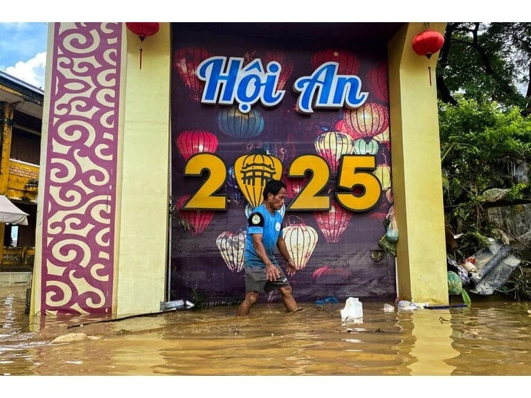 Vyetnamda daşqın nəticəsində ölənlərin sayı 13-ə çatıb