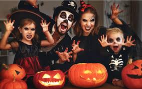 Halloween oyunu olduğunu düşündülər: 10 nəfər bıçaqlandı, 2 nəfər ölüm astanasında 