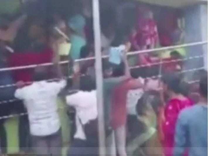 Hindistanda məbəddə izdiham: 12 ölü