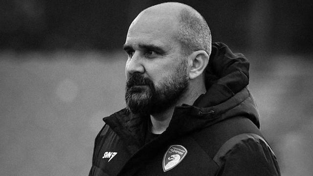 Məşqçi matç zamanı infarkt keçirərək dünyasını dəyişib