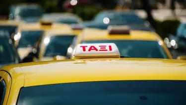 Afinada taksi sürücüləri 48 saatlıq tətilə başlayıblar