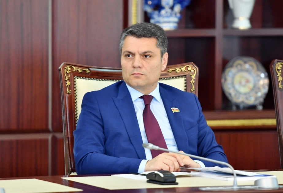 Zəfərin təntənəsi – Konstitusiya və suverenlik