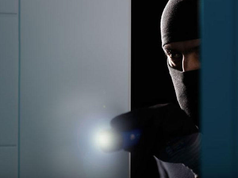 Tragikomik hadisə: Oğru hadisə yerində yatıb qaldı