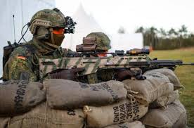 Fransa Almaniya ordusunun yenidən silahlanmasından narahatdır