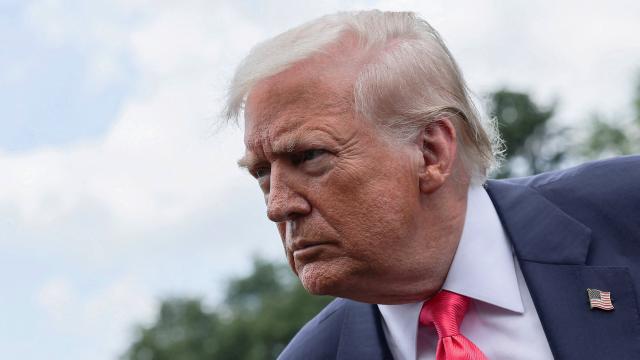 Tramp BBC-yə qarşı 1 milyard dollarlıq məhkəmə iddiasını nəzərdən keçirir