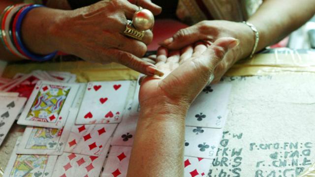 46 milyon dollarlıq dələduzluqda şübhəli bilinən falçı saxlanılıb