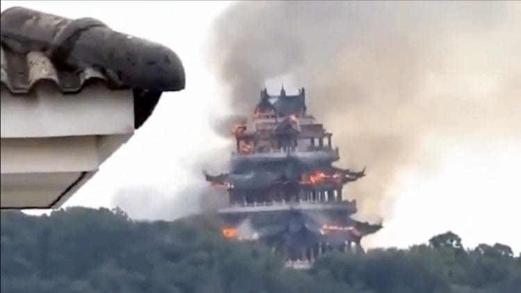 1500 illik məbəddə yanğın baş verib