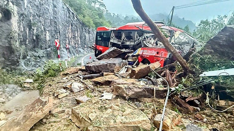 Vyetnamda daşqınlar və torpaq sürüşmələri: 7 nəfər ölüb, 7 nəfər itkin düşüb