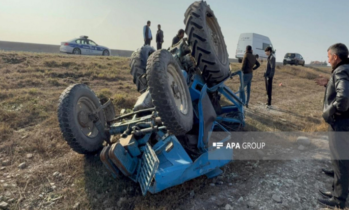 Ucarda traktorla maşın toqquşub, xəsarət alanlar var - FOTO