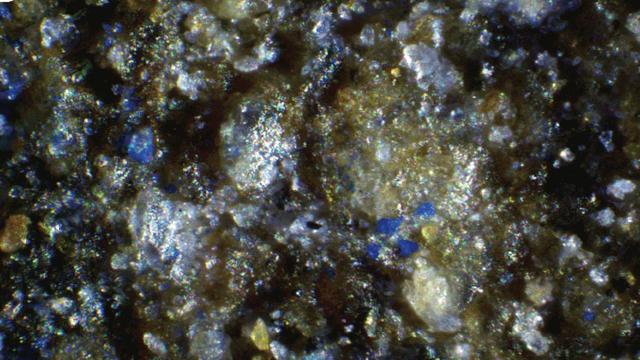 13.000 illik bir daşda mövcud olmaması lazım olan bir rəng aşkar edildi