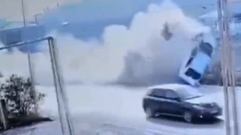 21 yaşlı taksi sürücüsü maşını dəfələrlə aşırdı, öldü (VİDEO)