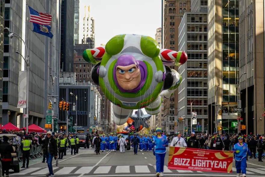 Nyu York küçələrini hava şarları ilə doldurdu