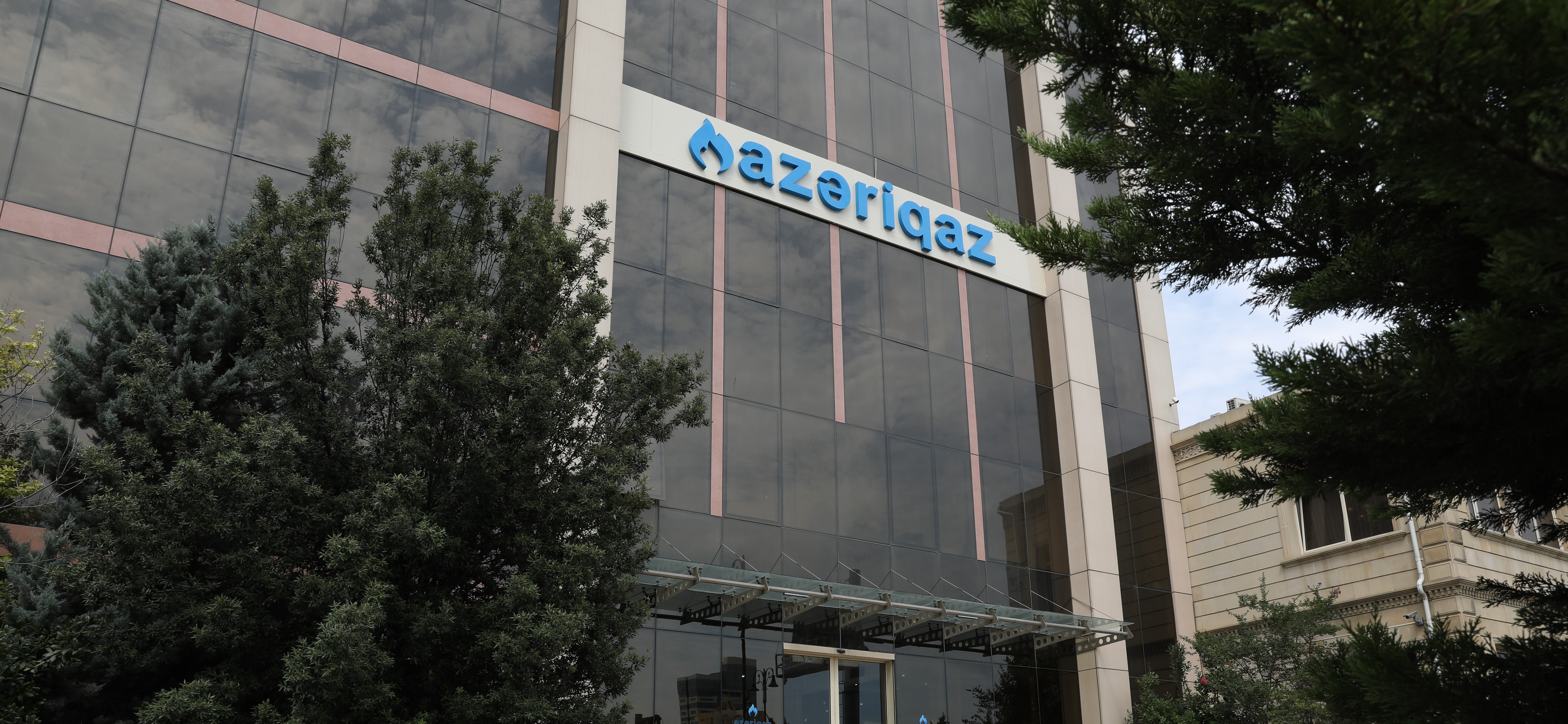 “Azəriqaz”da kadr dəyişikliyi ilə bağlı QALMAQAL - 29 illik əməkdaş niyə başqa yerə GÖNDƏRİLDİ? - FOTO