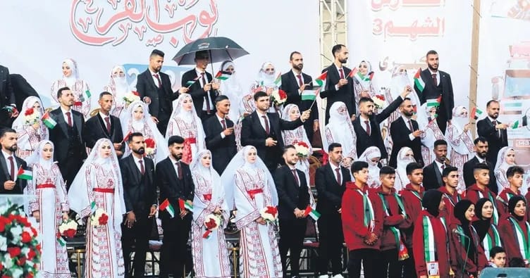 Müharibənin kölgəsində kütləvi toy