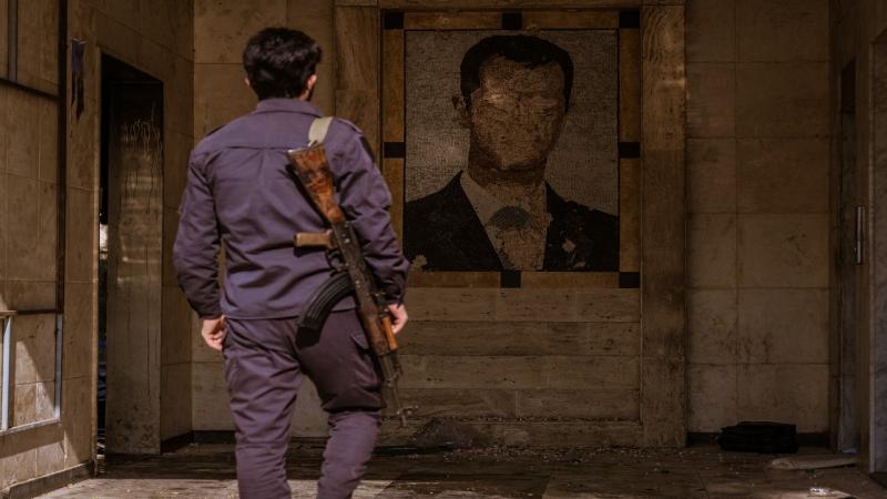 Əsəd rejiminin hərbi cinayətlərini əks etdirən 70 mindən çox yeni fotoşəkil ortaya çıxıb.