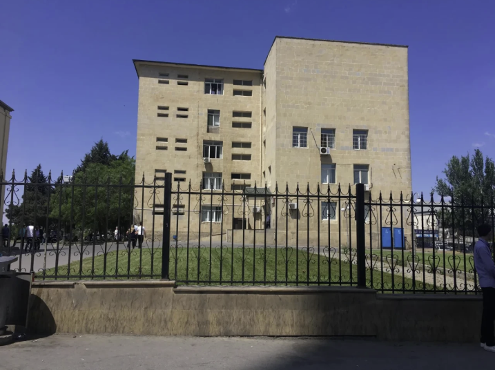 Bakıda xəstəxana həyətində 6 aylıq döl tapıldı