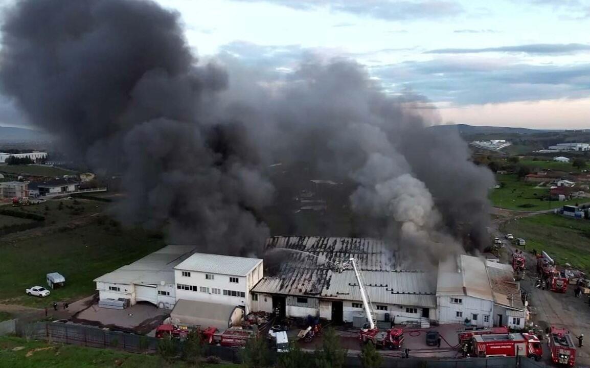 Türkiyədə fabrikdə güclü yanğın - VİDEO