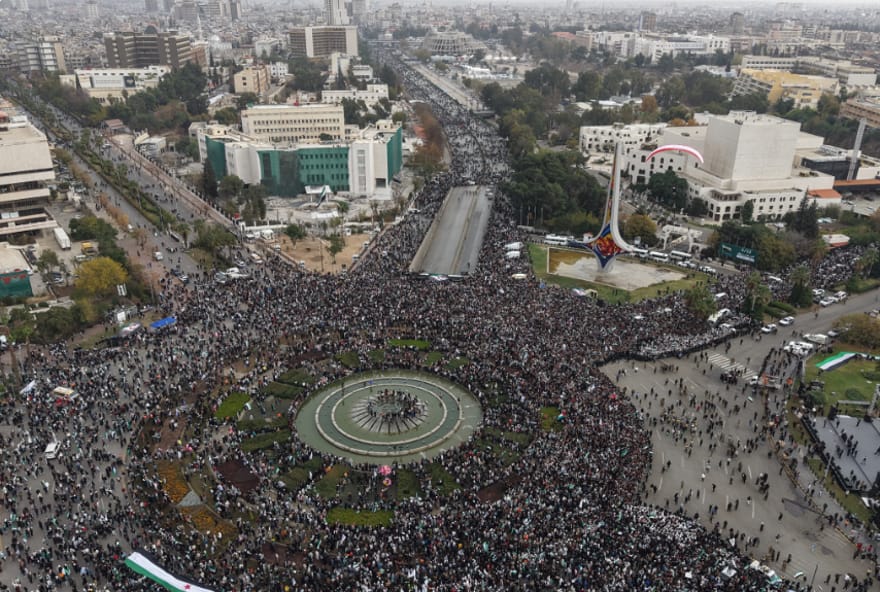 Əsədsiz Suriyanın birinci ildönümü coşğu ilə qeyd olundu