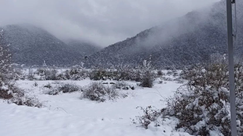 Azərbaycanın bəzi ərazilərinə qar yağır - FAKTİKİ HAVA
