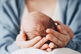 Rusiyada gənc ana körpəsini boğaraq öldürüb