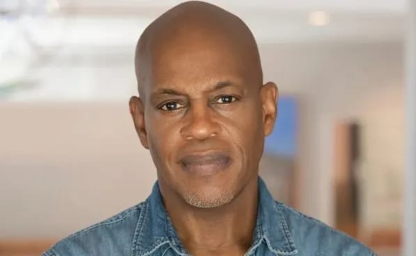 Qremmi mükafatına namizəd olan müğənni bıçaqlanaraq öldürüldü