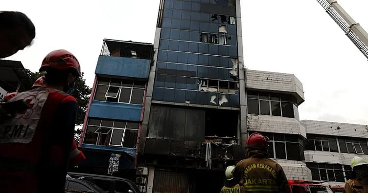 İndoneziyada yanğın faciəsi: 17 nəfər ölüb