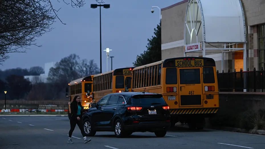 ABŞ-da orta məktəbə bıçaqlı hücum olub: 1 ölü, 1 yaralı