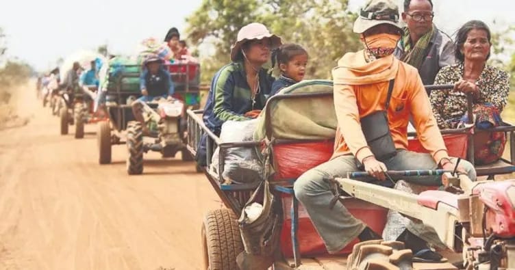 Tayland-Kamboca müharibəsi 500 min insanı didərgin salıb