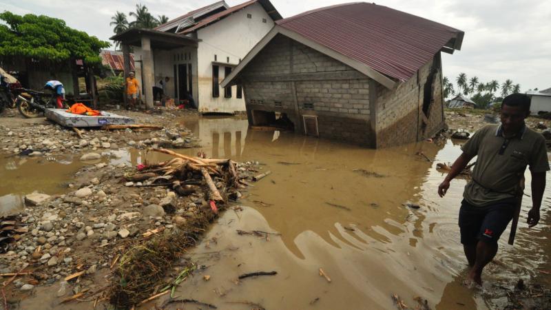 İndoneziyada leysan yağışları nəticəsində ölənlərin sayı 1030-a çatıb