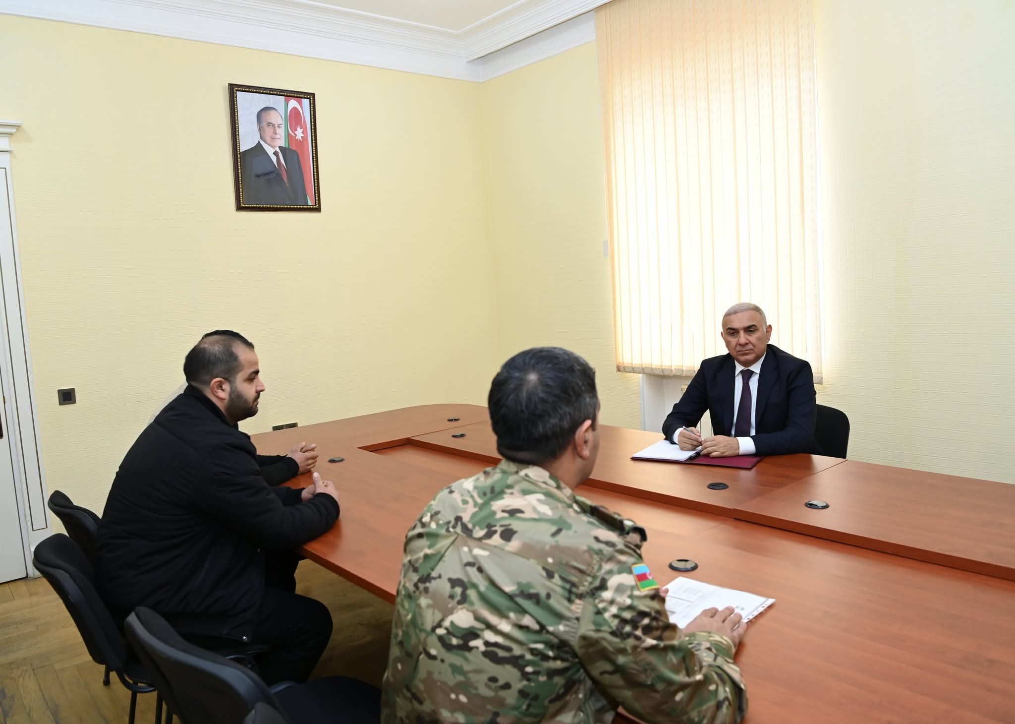 “Azərişıq” ASC-nin sədri Vüqar Əhmədov Qobustanda vətəndaşlarla görüşüb