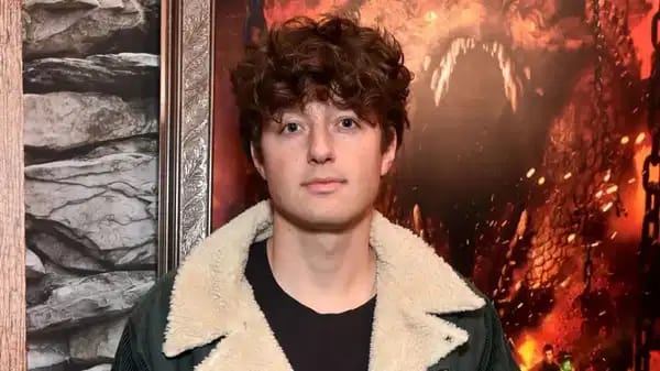 Sosial media fenomeni intihar edib