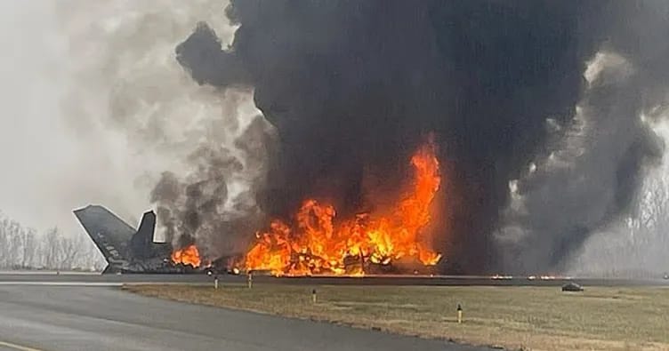 ABŞ-da şəxsi təyyarə eniş zamanı qəzaya uğrayıb: 7 ölü