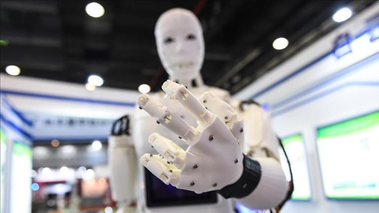 Rəqs edən insanabənzər robotlar geniş rəğbət qazandı