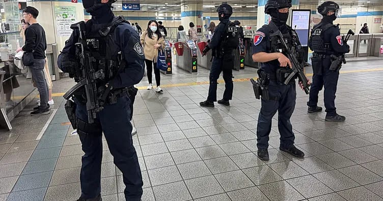 Tayvan: Tüstü bombası və bıçaqlı hücumda ölənlərin sayı 3-ə çatıb