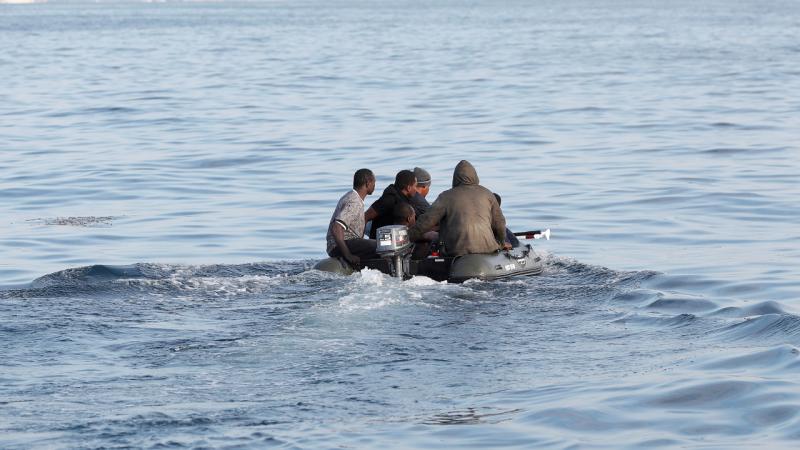 Manş boğazını keçən miqrantların sayında rekord: Bir gündə 800-dən çox keçid