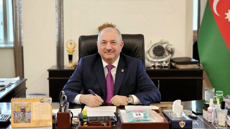 İcra başçısı “TikTok”dakı videoya görə onu məhkəməyə verdi - 100 manat aldı