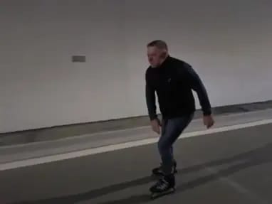 Slovakiyanın Baş naziri ölkənin ən uzun tunelində konki sürüb