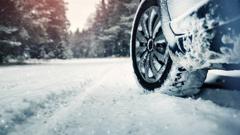 Avtomobil yollarında buzlaşmaya qarşı qabaqlayıcı tədbirlər görülür