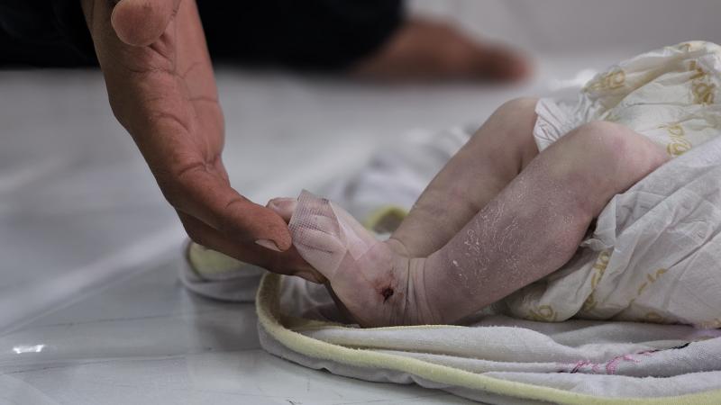 Qəzzada 2 aylıq körpə soyuqdan ölüb