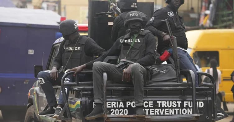 Nigeriyada yolda minalar partlayıb