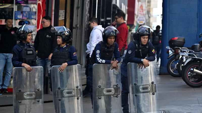 Venesuelada əcnəbi jurnalistlər saxlanılıb