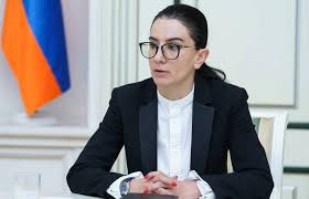 Ermənistanda arxiyepiskopların cinayət işinə çıxan prokuror vəzifəsindən azad edildi